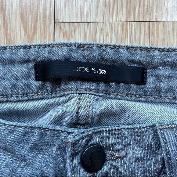 Joe’s Chelsea Fit Grey Skinny Leg Jeans - Size: 26 - Picture 3 of 8